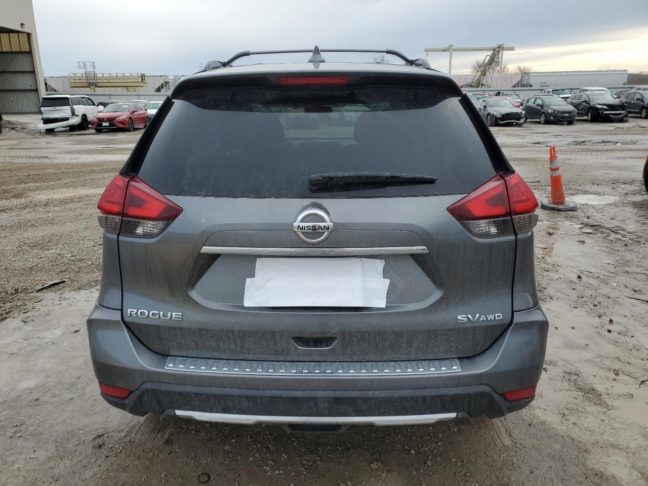 2017 NISSAN ROGUE SV - Фото 6