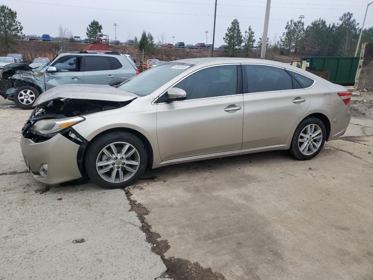2015 TOYOTA AVALON XLE