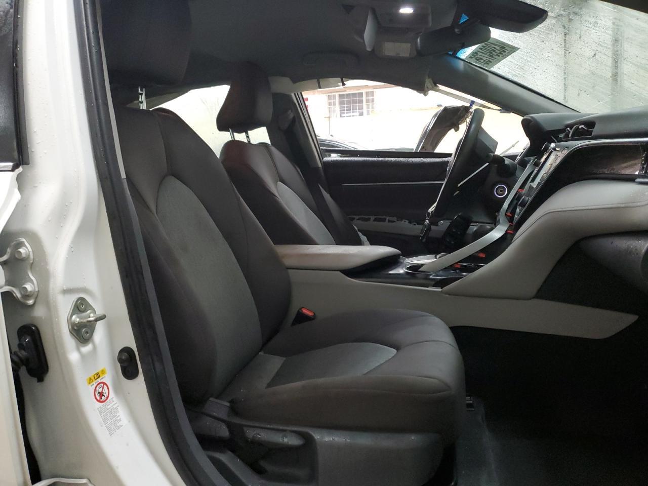 2018 TOYOTA CAMRY L - Фото 7