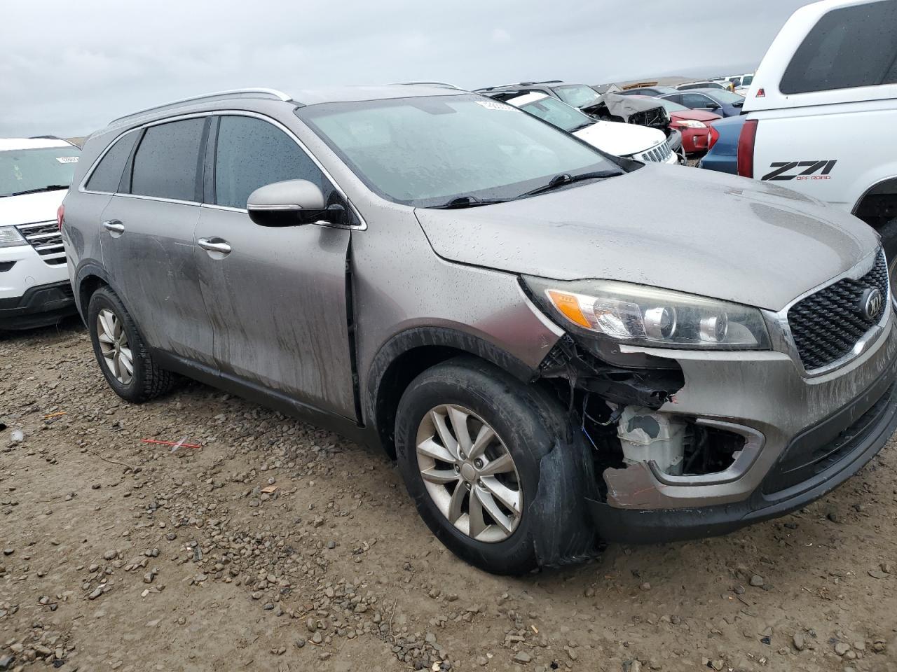 2016 KIA SORENTO LX - Image 4