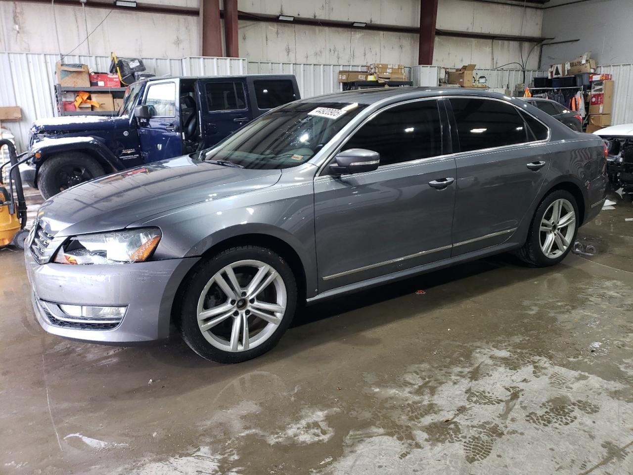 2013 VOLKSWAGEN PASSAT SEL