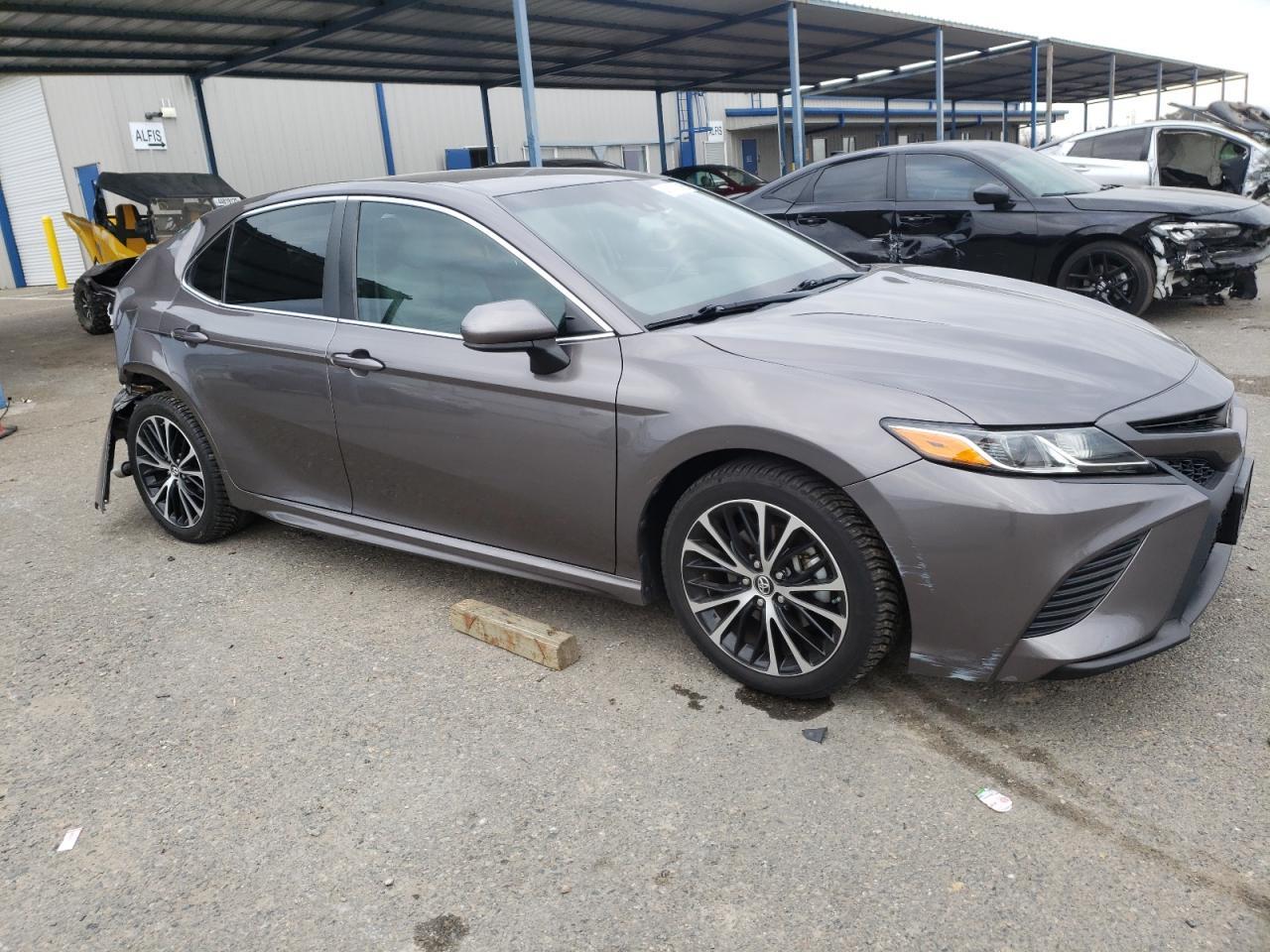 2018 TOYOTA CAMRY L - Фото 4