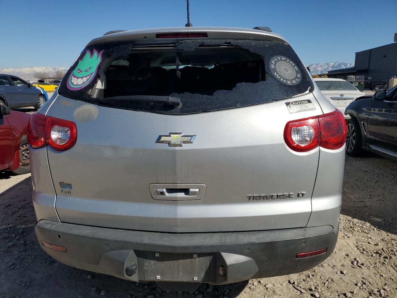 2011 CHEVROLET TRAVERSE L - Фото 6