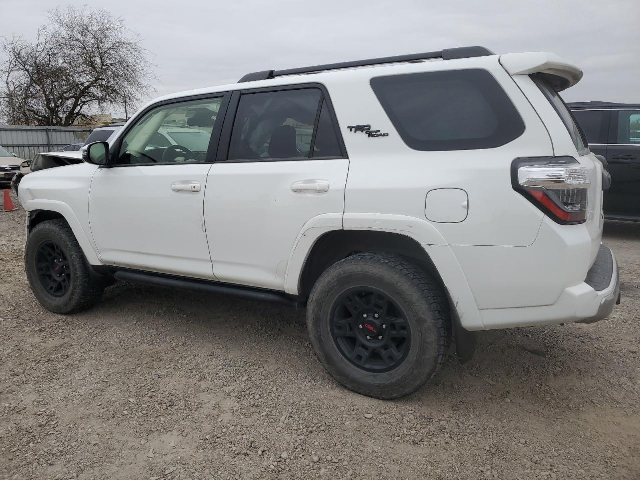2022 TOYOTA 4RUNNER SR - Image 2