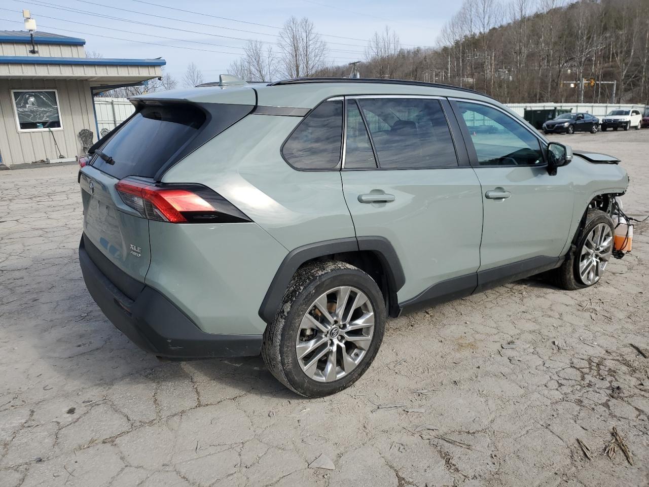 2019 TOYOTA RAV4 XLE P - Image 3