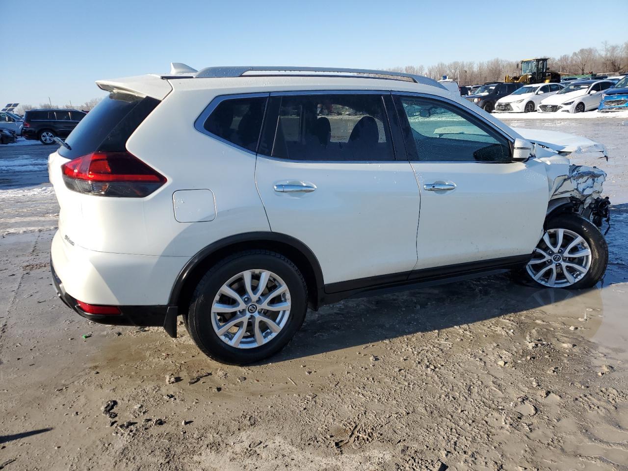 2018 NISSAN ROGUE S - Фото 3