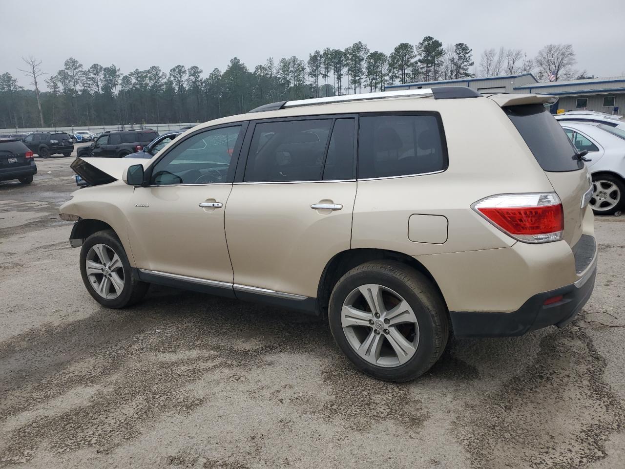 2012 TOYOTA HIGHLANDER - Image 2