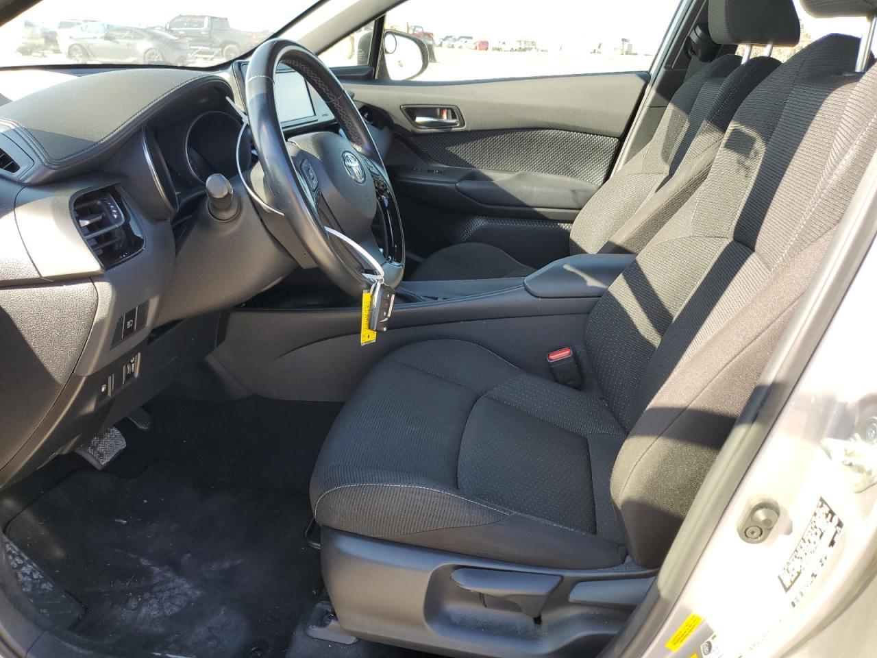 2018 TOYOTA C-HR XLE - Фото 7