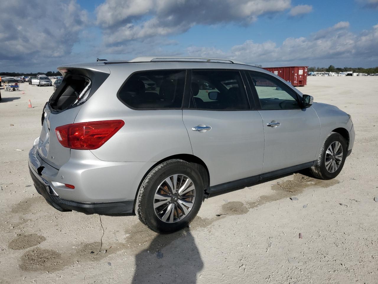 2017 NISSAN PATHFINDER - Image 3