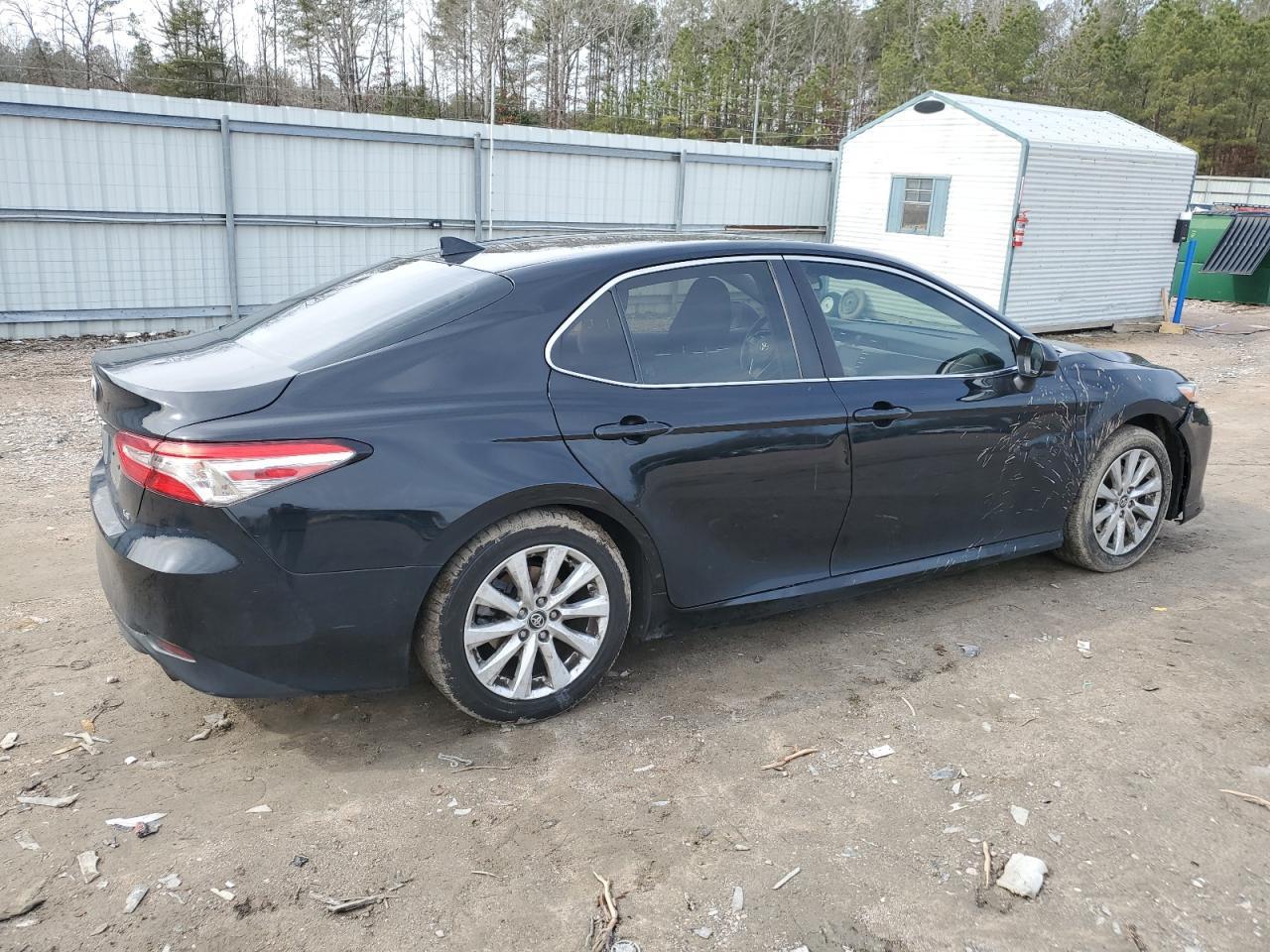 2020 TOYOTA CAMRY LE - Фото 3