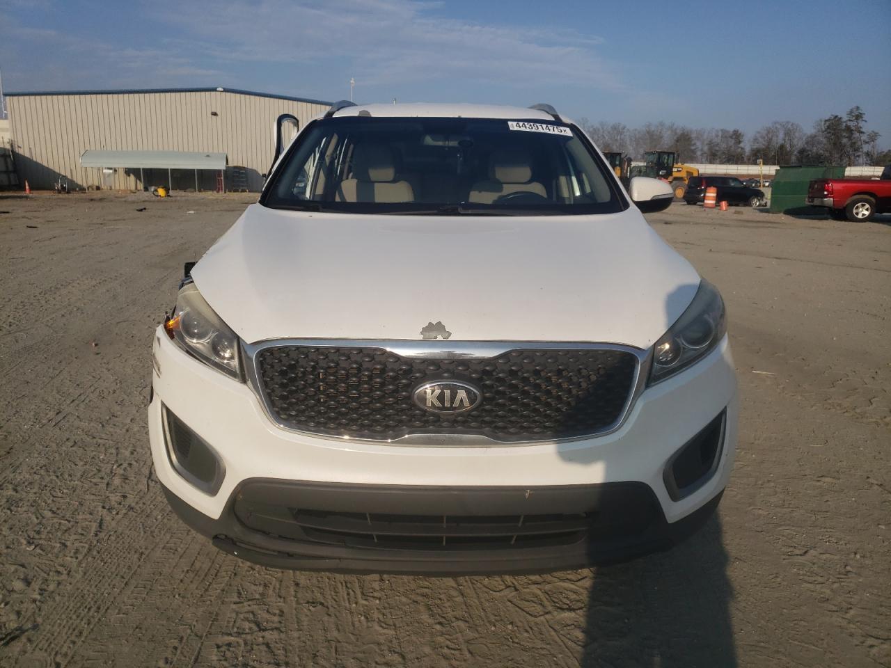 2016 KIA SORENTO LX - Image 5