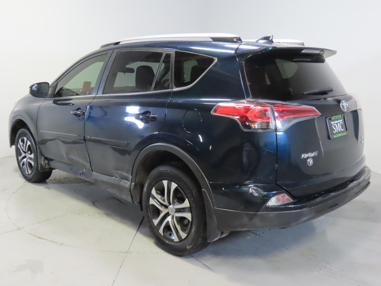 2017 TOYOTA RAV4 LE - Фото 4