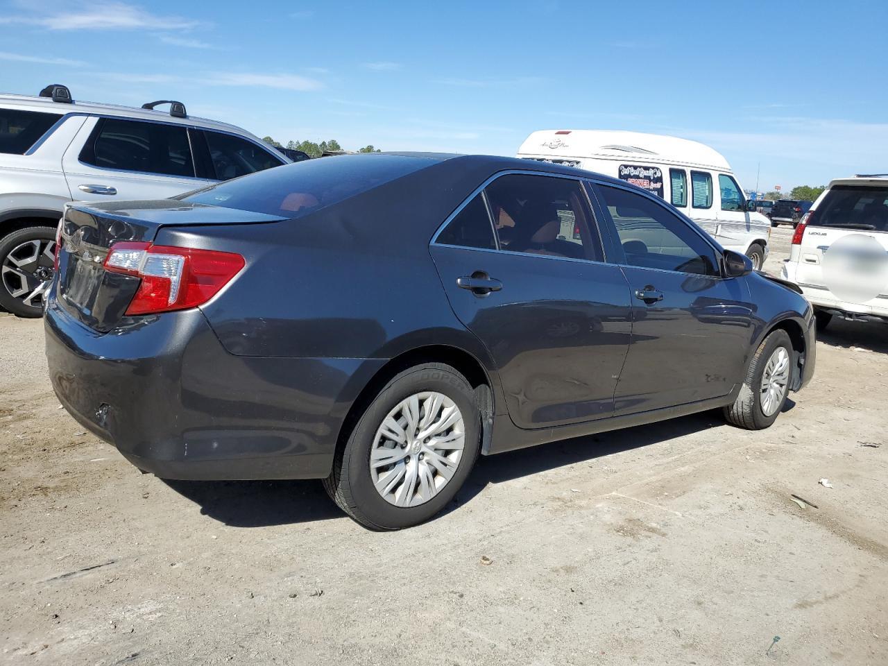 2013 TOYOTA CAMRY L - Image 3
