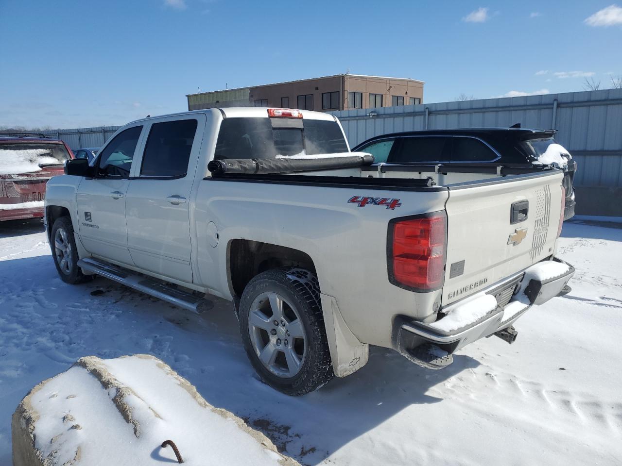 2015 CHEVROLET SILVERADO - Фото 2