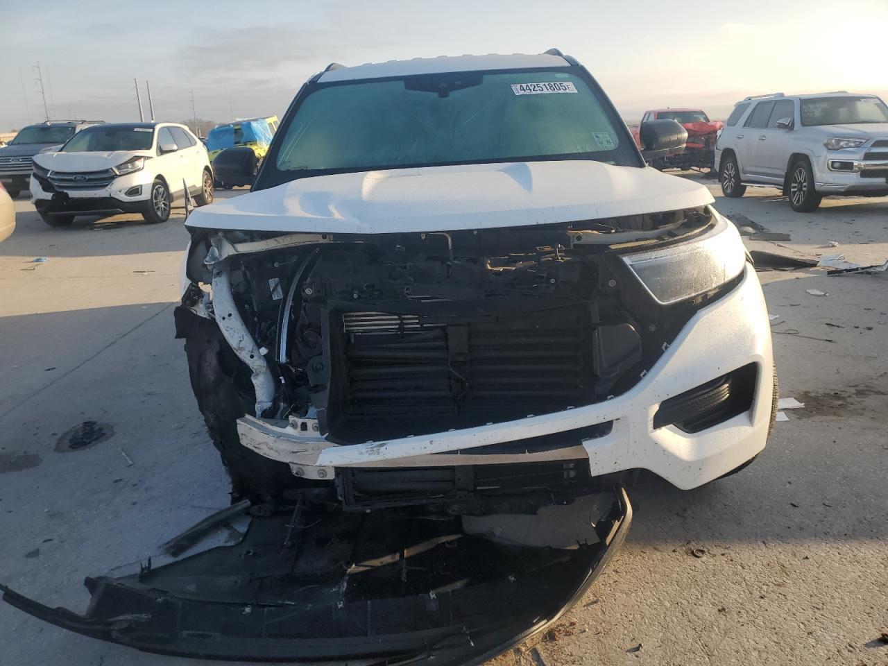 2022 FORD EXPLORER X - Фото 5
