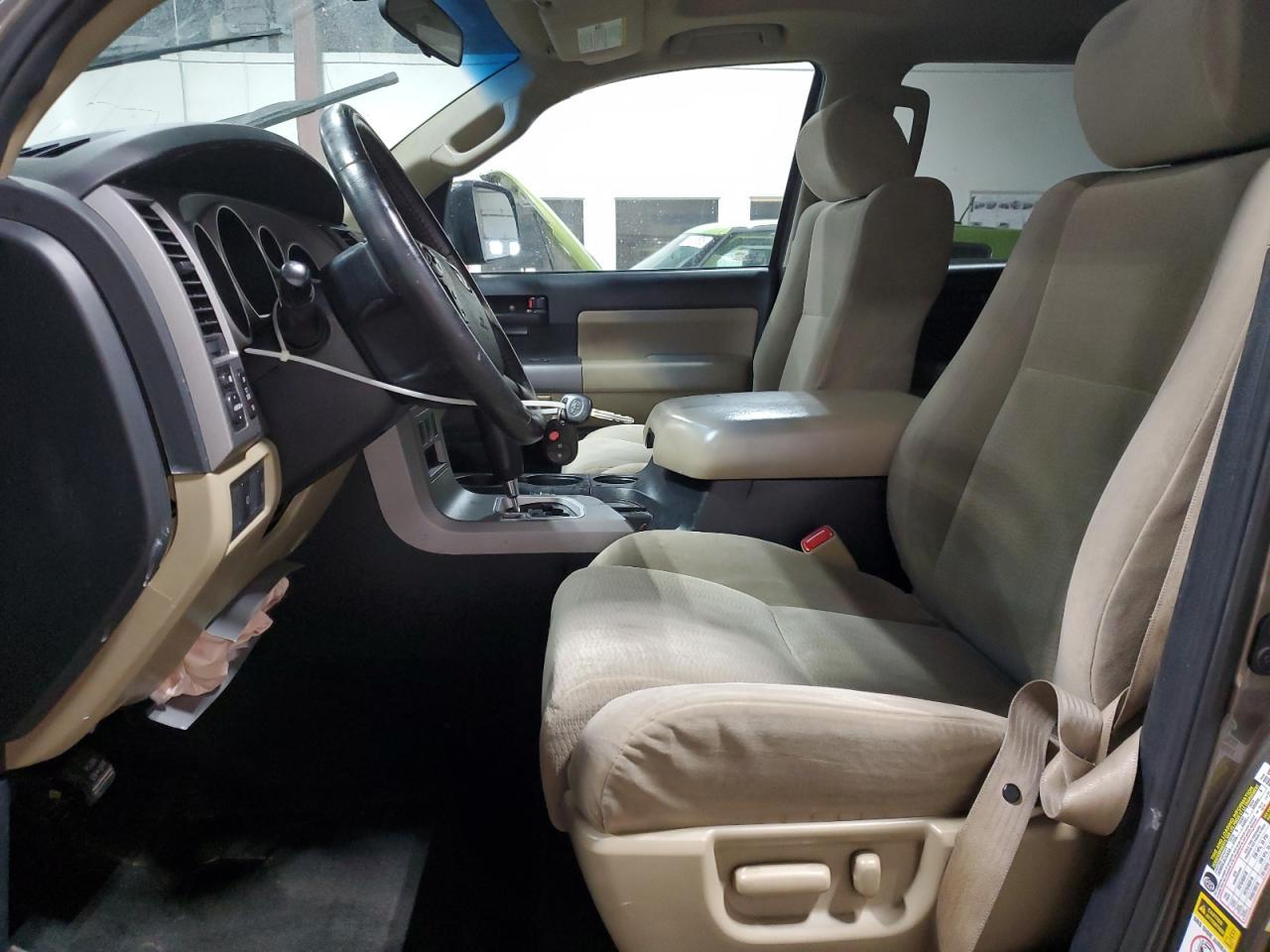 2013 TOYOTA SEQUOIA SR - Image 7