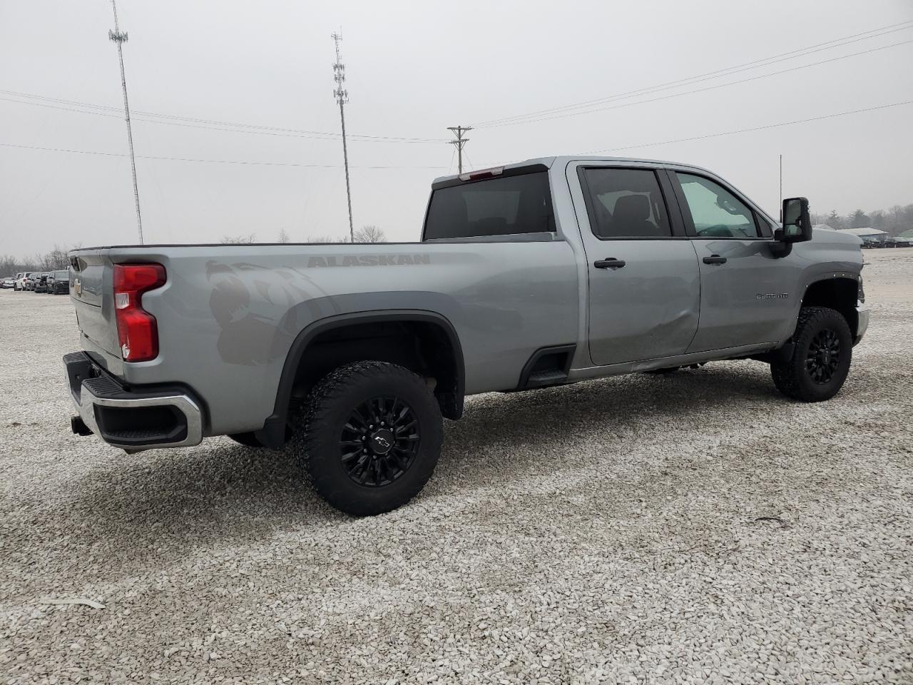 2024 CHEVROLET SILVERADO - Image 3