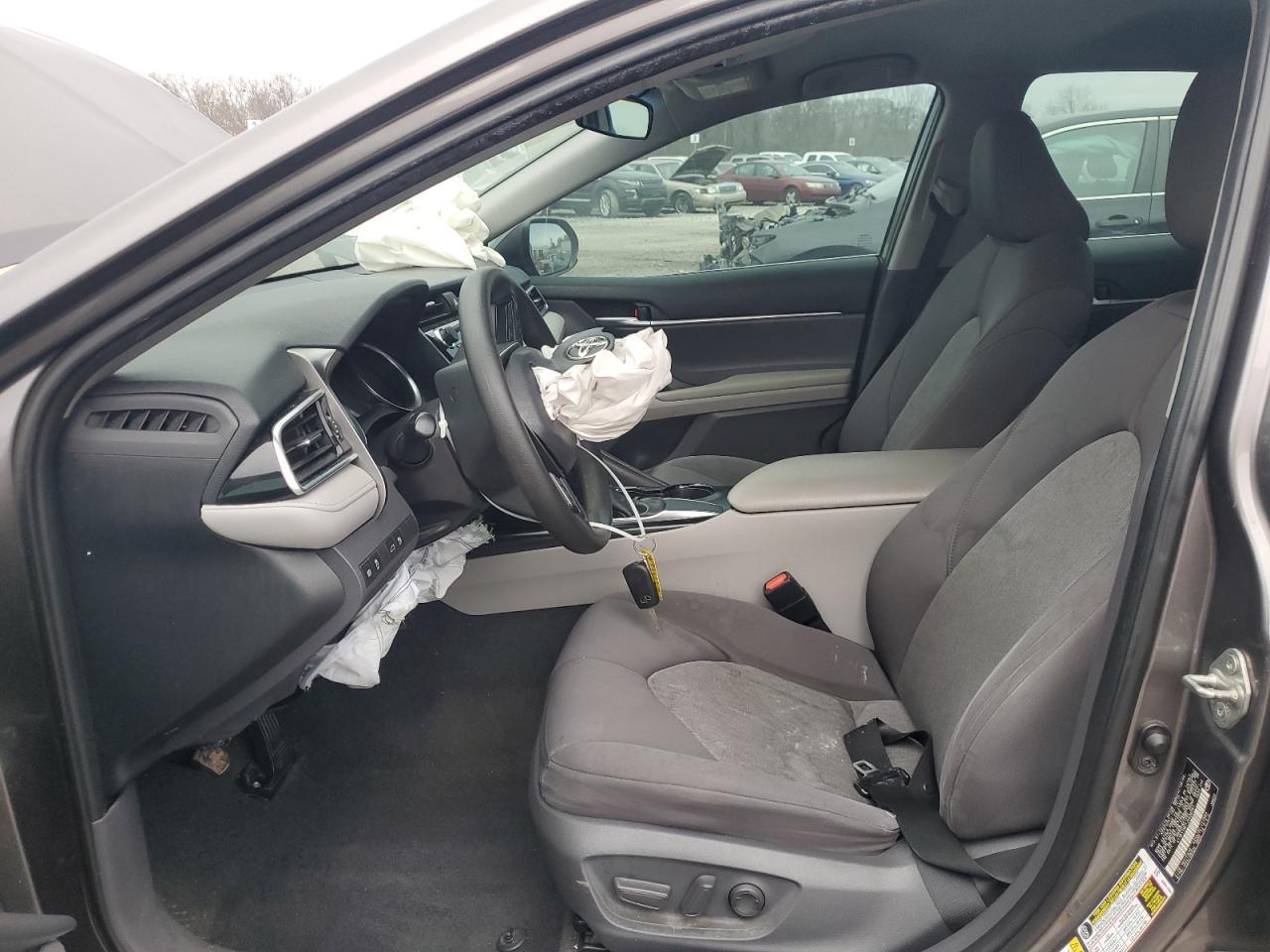 2018 TOYOTA CAMRY L - Фото 7