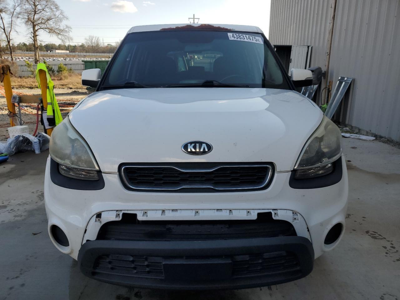 2013 KIA SOUL + - Image 5