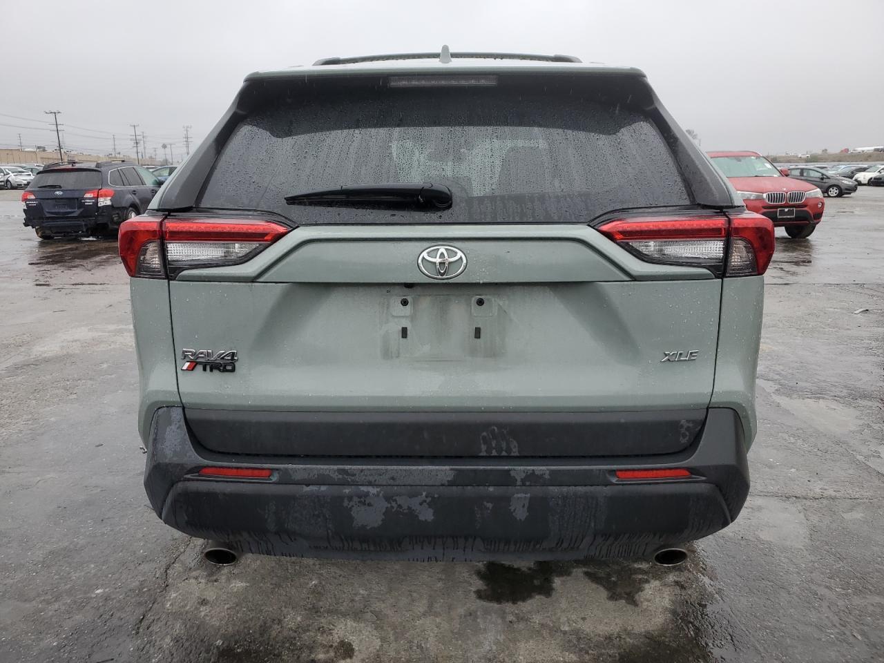 2020 TOYOTA RAV4 XLE - Фото 6