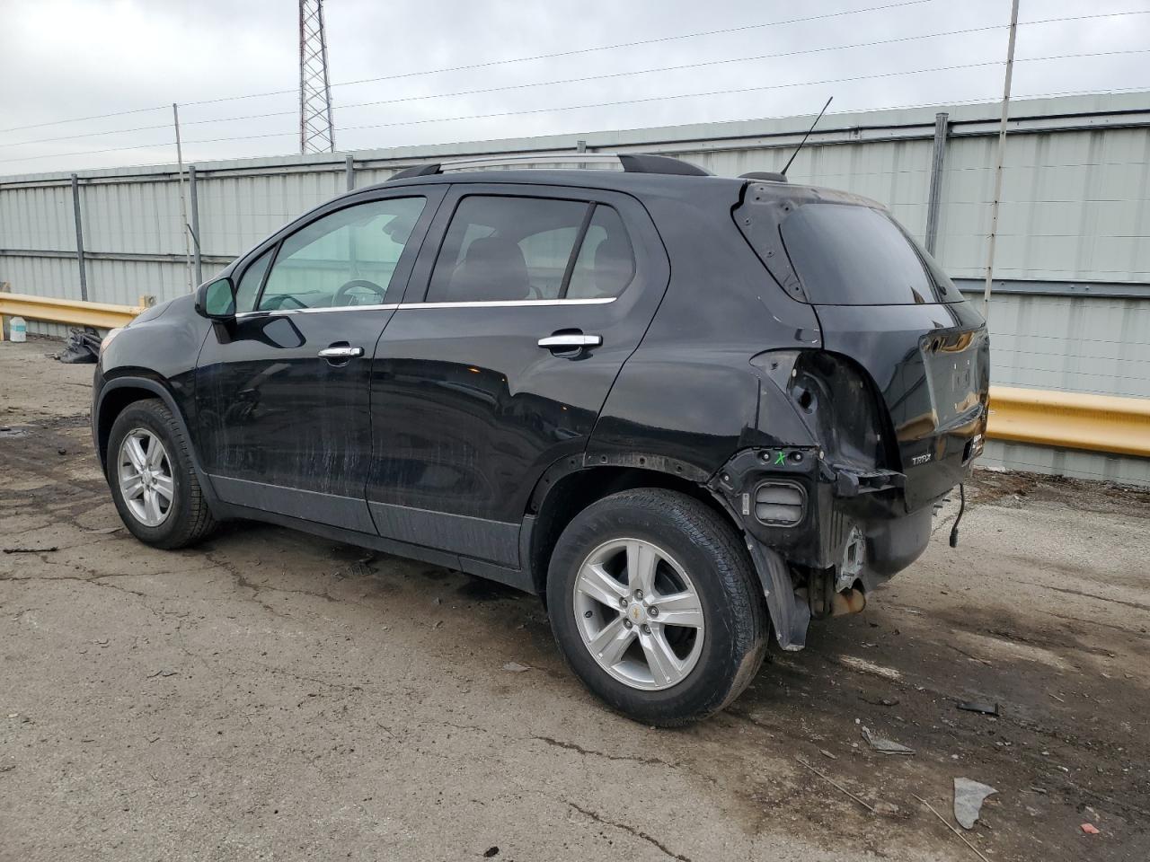2019 CHEVROLET TRAX 1LT - Image 2