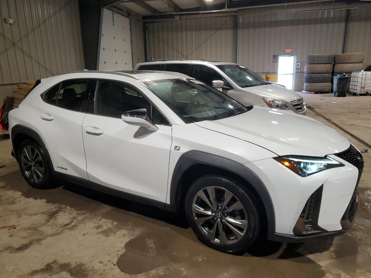 2021 LEXUS UX 250H - Фото 4