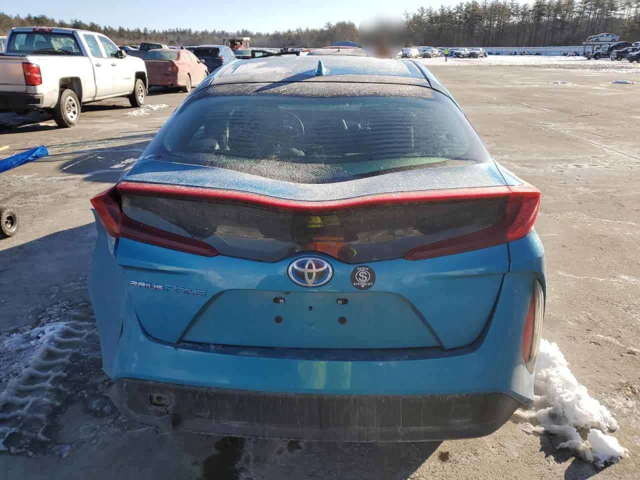 2018 TOYOTA PRIUS PRIM - Image 6