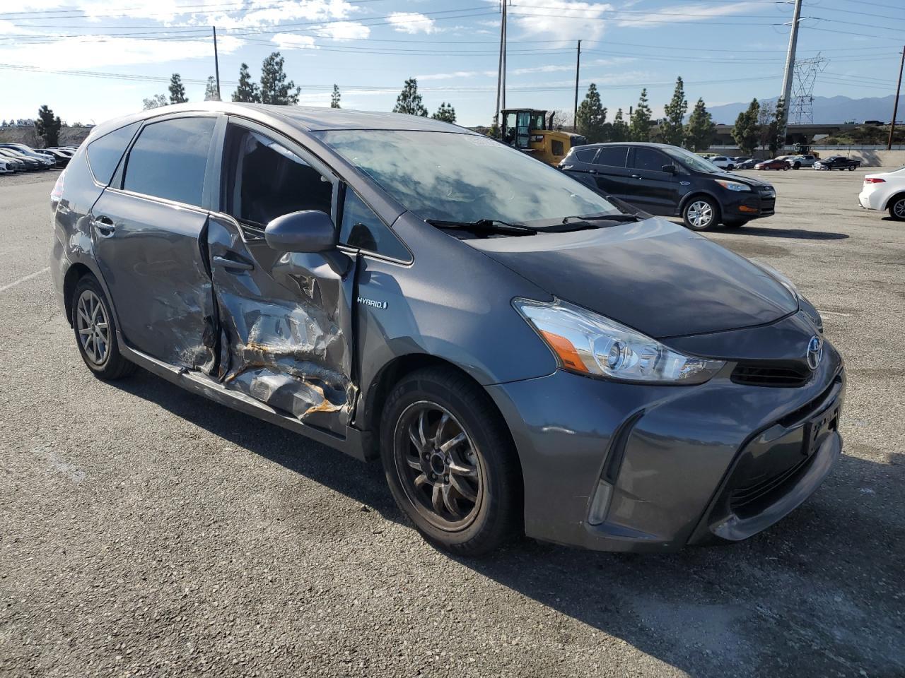 2017 TOYOTA PRIUS V - Фото 4