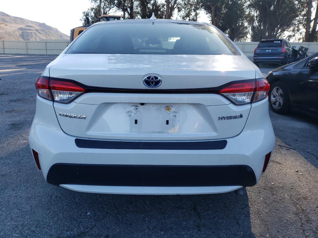 2021 TOYOTA COROLLA LE - Image 6