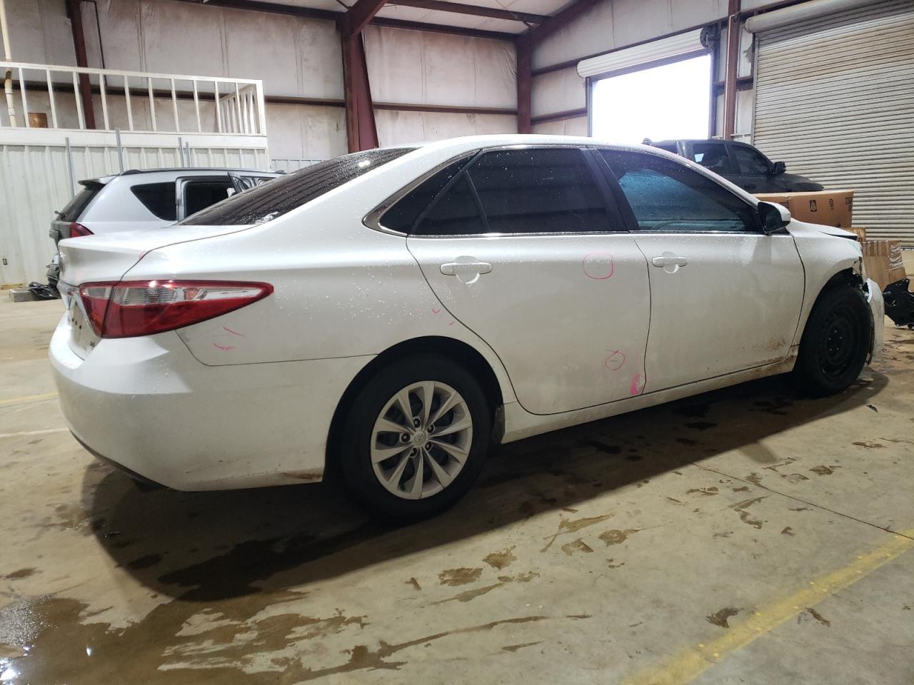 2015 TOYOTA CAMRY LE - Фото 3