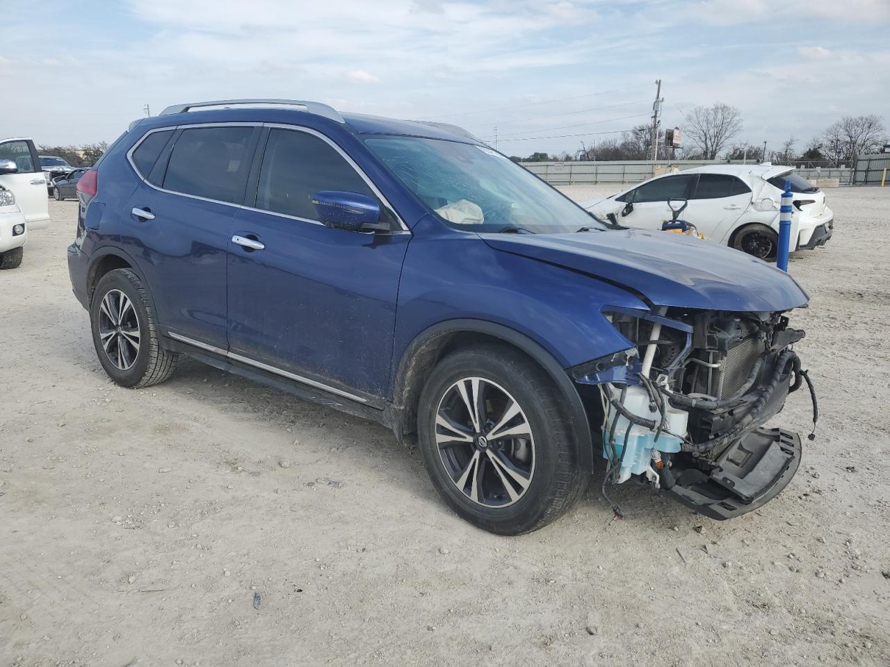 2017 NISSAN ROGUE S - Фото 4