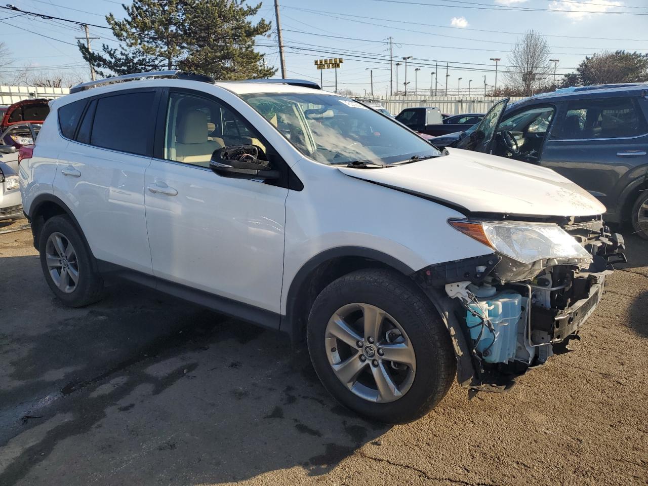 2015 TOYOTA RAV4 XLE - Фото 4
