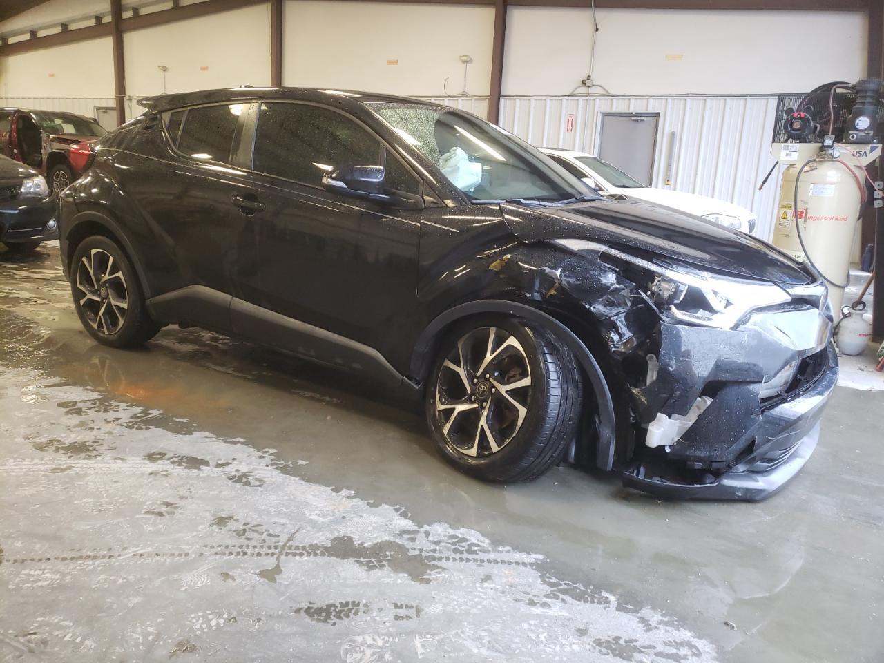 2019 TOYOTA C-HR XLE - Фото 4