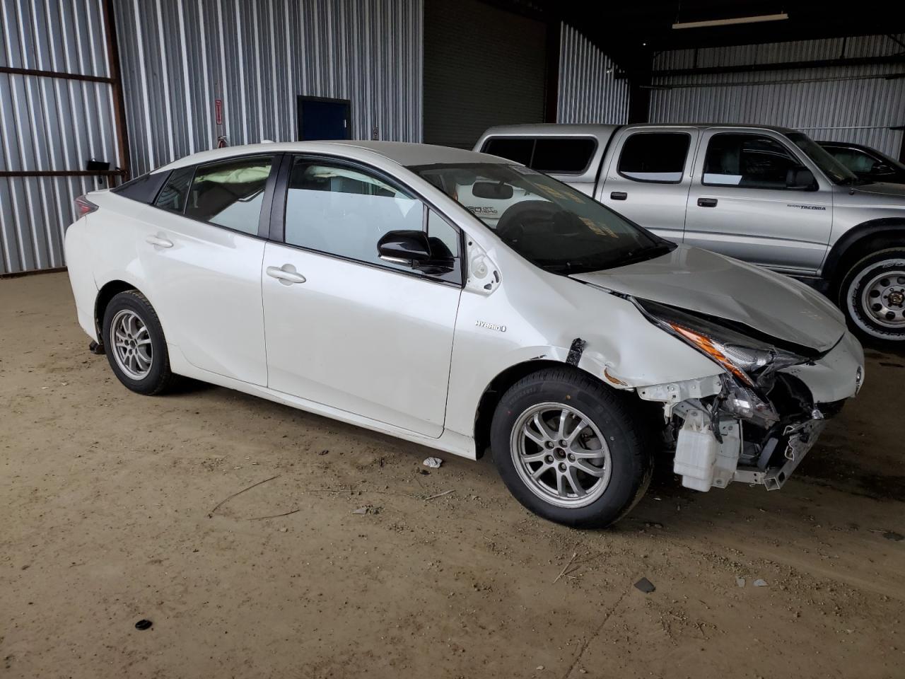 2016 TOYOTA PRIUS - Image 4