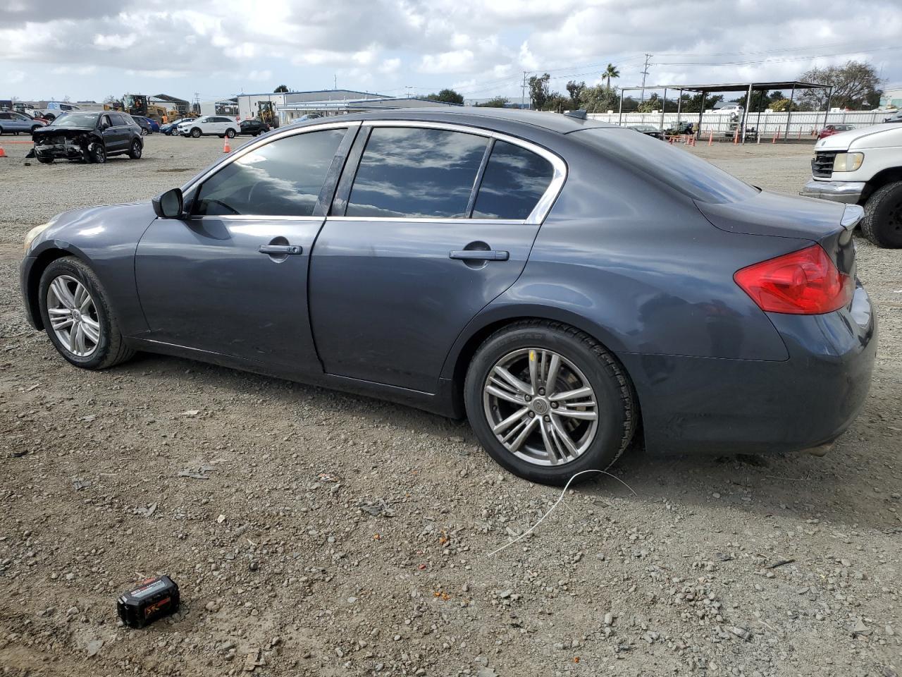 2012 INFINITI G37 BASE - Image 2