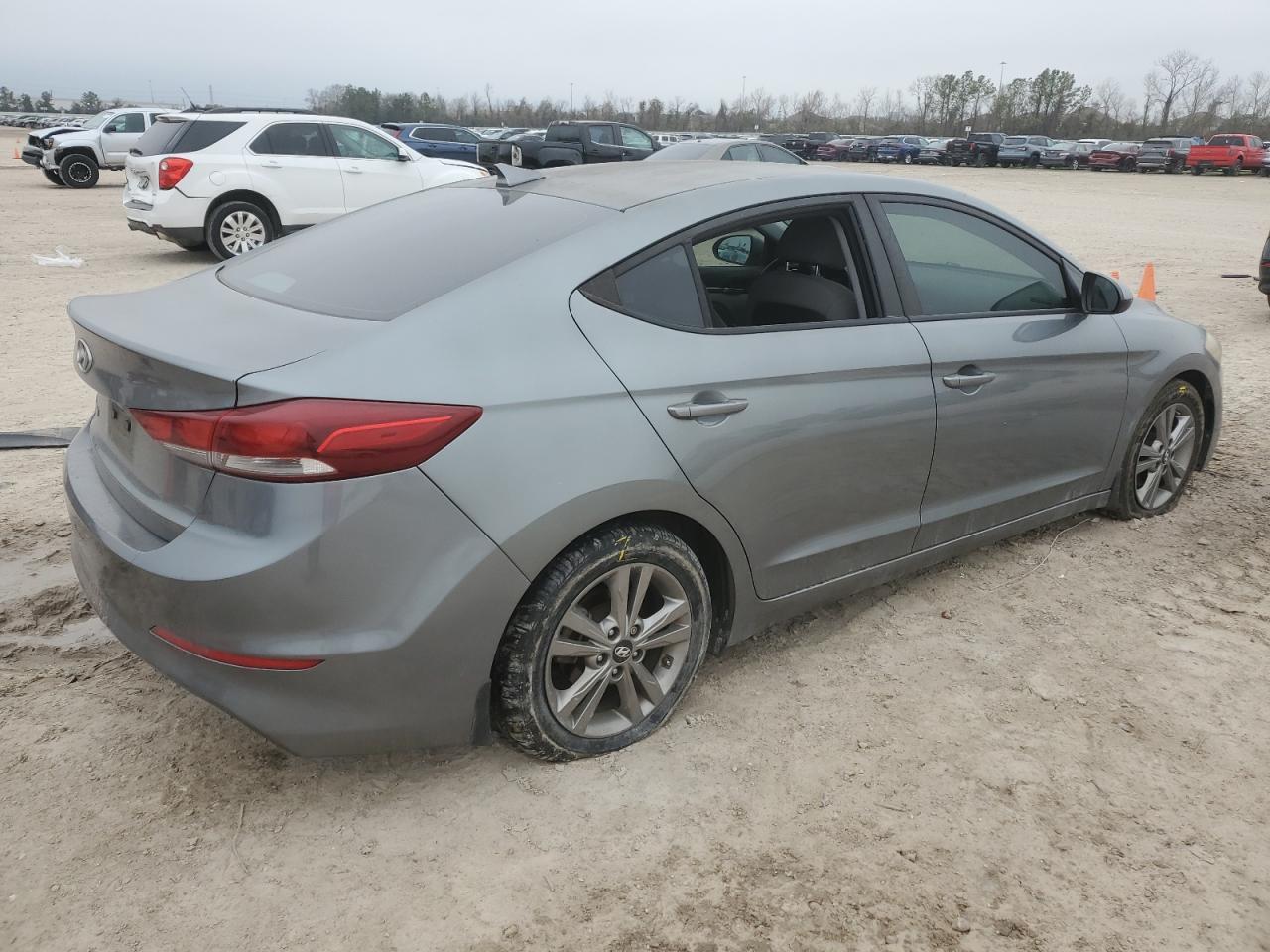 2018 HYUNDAI ELANTRA SE - Image 3