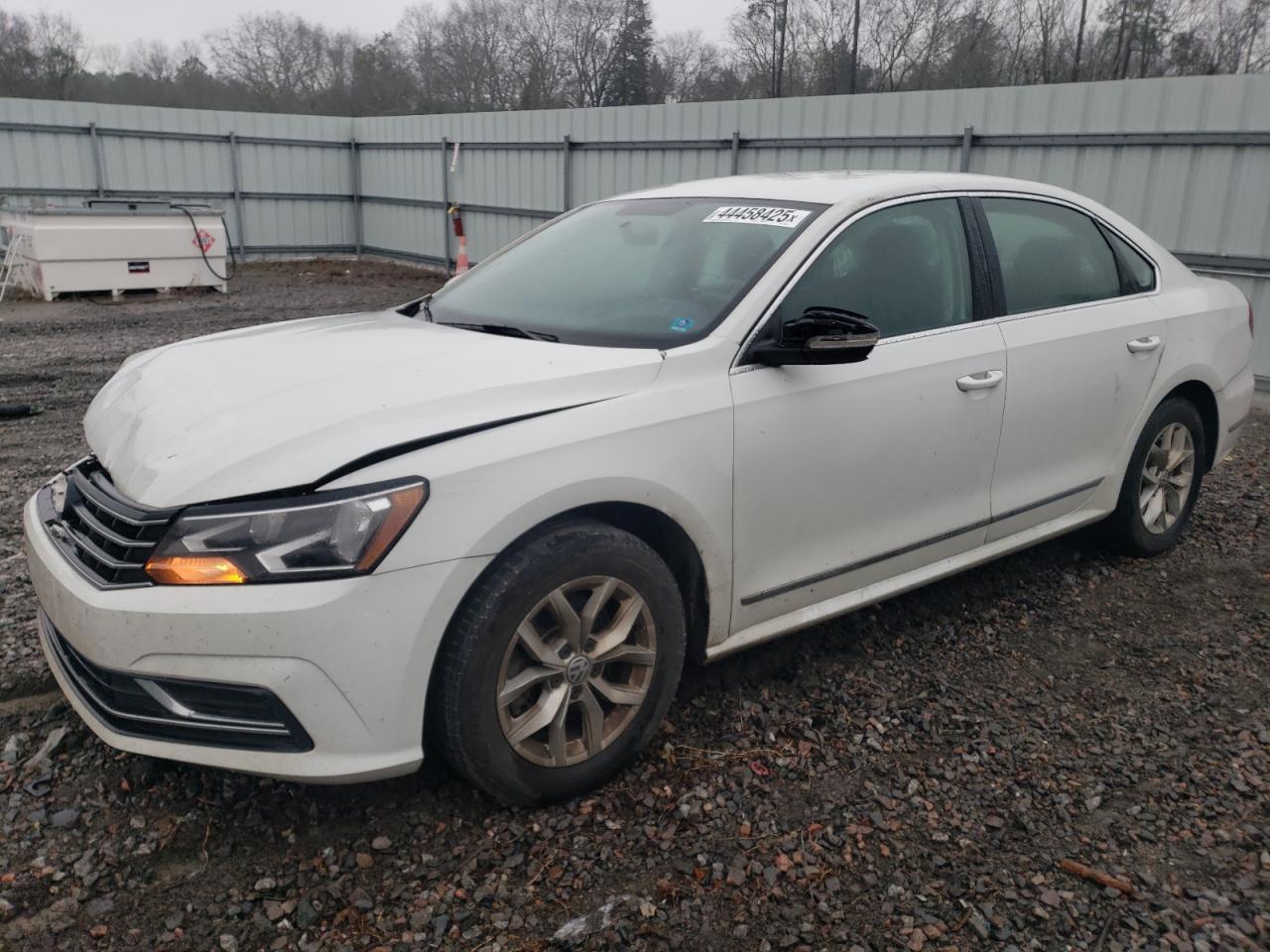 2017 VOLKSWAGEN PASSAT S car image