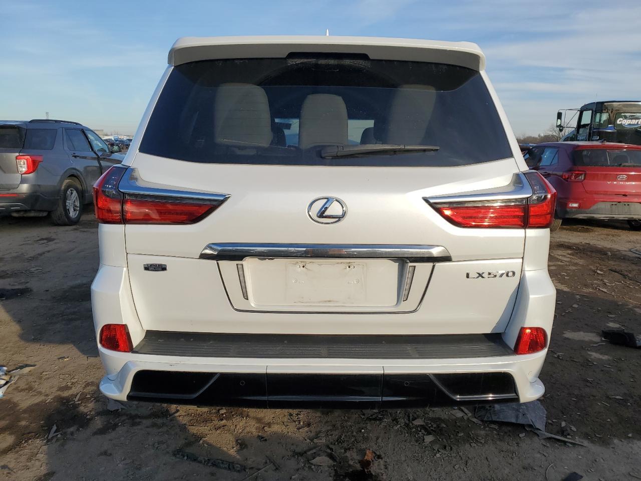 2020 LEXUS LX 570 - Фото 6