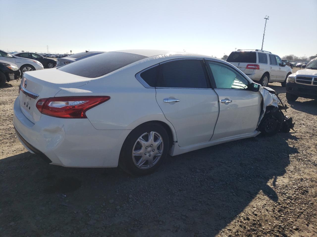 2016 NISSAN ALTIMA 2.5 - Фото 3
