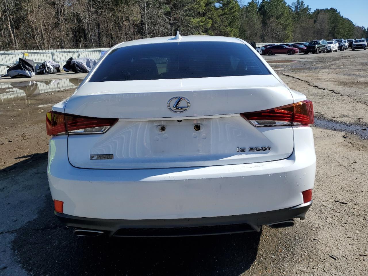 2017 LEXUS IS 200T - Image 6