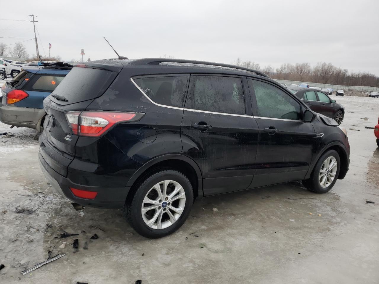 2017 FORD ESCAPE SE - Фото 3