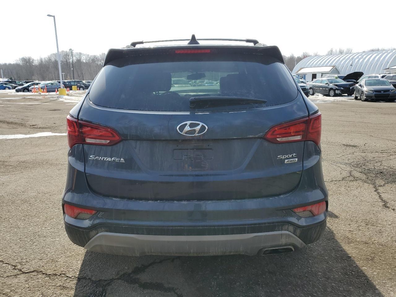 2017 HYUNDAI SANTA FE S - Image 6