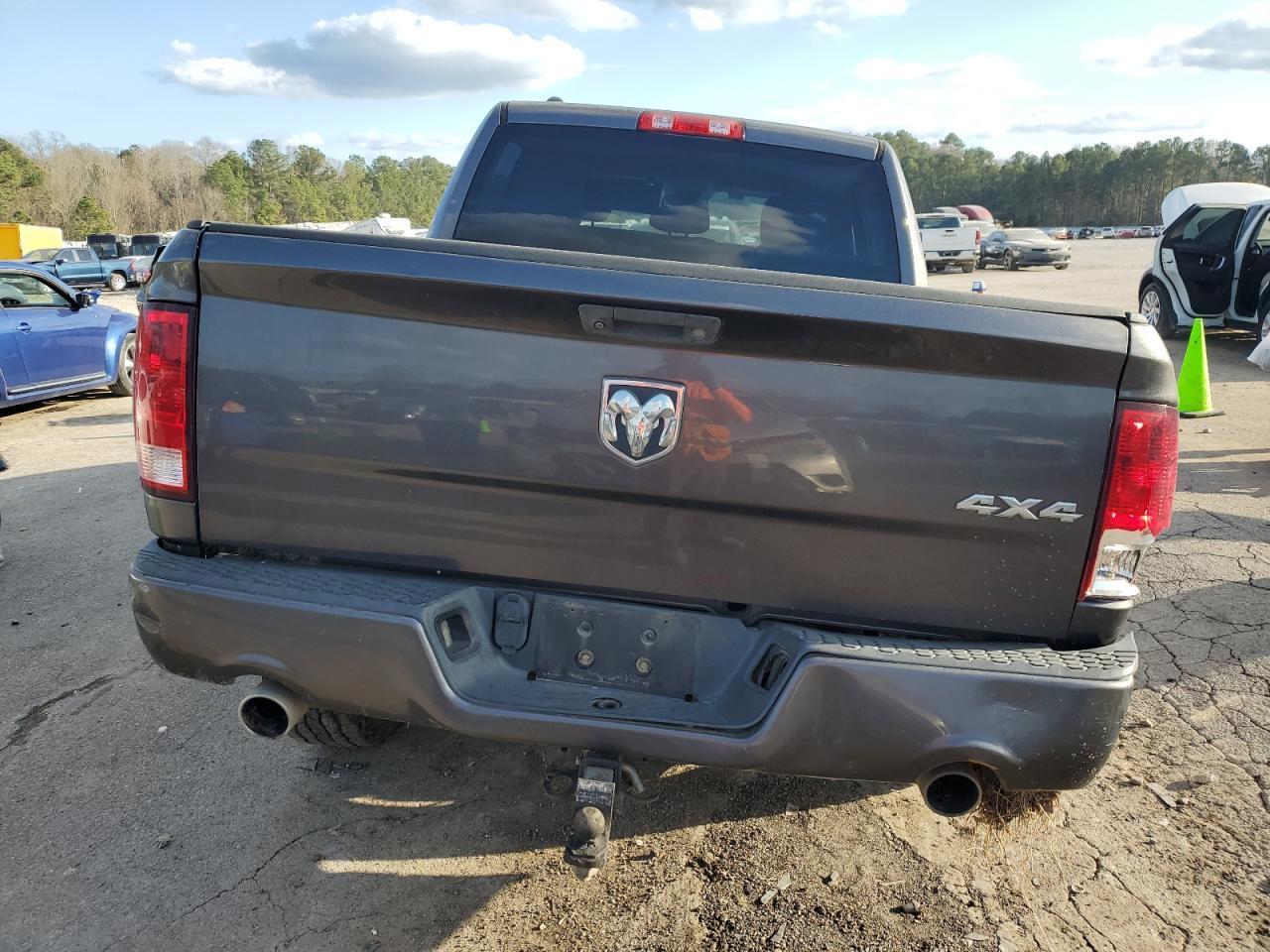 2014 RAM 1500 ST - Image 6