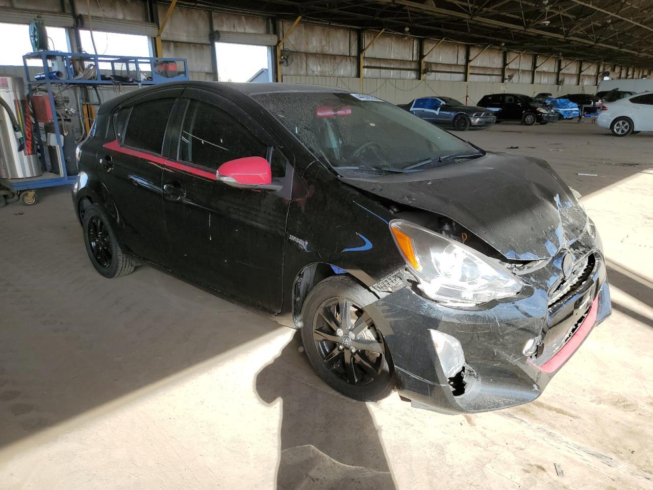 2016 TOYOTA PRIUS C - Image 4