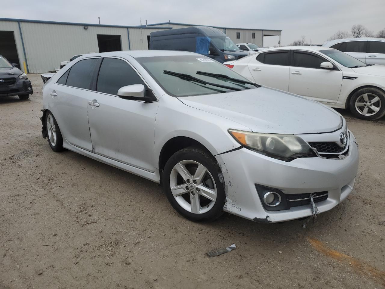 2014 TOYOTA CAMRY L - Image 4