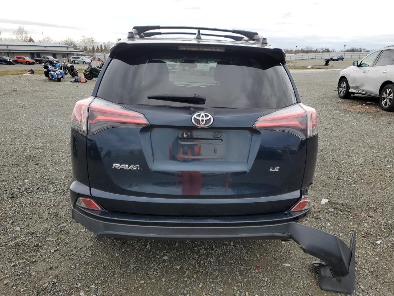 2017 TOYOTA RAV4 LE - Image 6