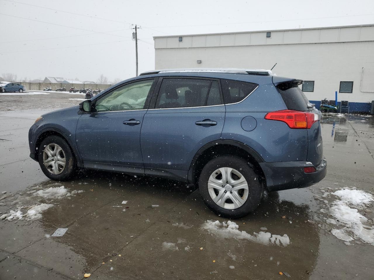 2014 TOYOTA RAV4 LE - Фото 2