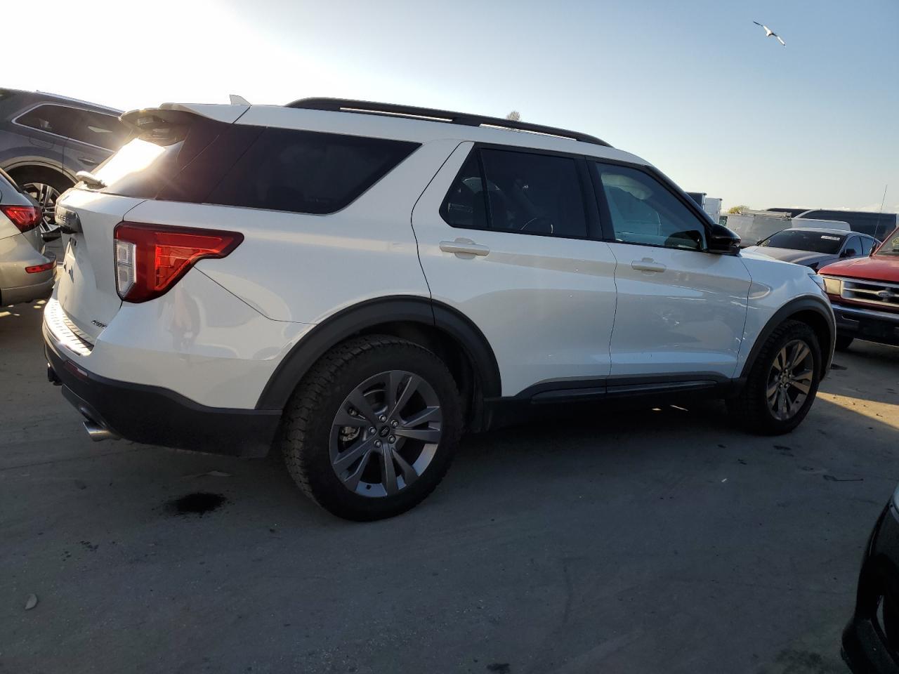 2022 FORD EXPLORER X - Фото 3