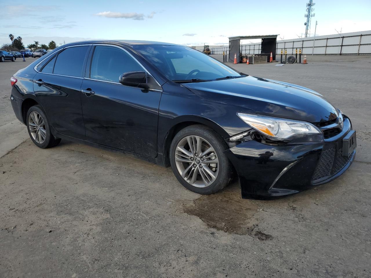2015 TOYOTA CAMRY LE - Фото 4