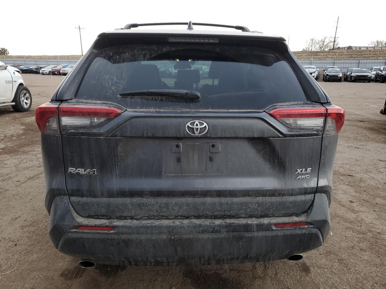 2022 TOYOTA RAV4 XLE P - Фото 6